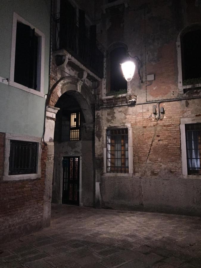 The Wolf House Hotel Veneţia Exterior foto